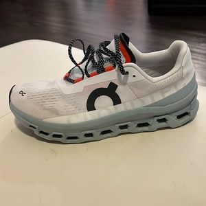 On Running - Men’s Monster shoe